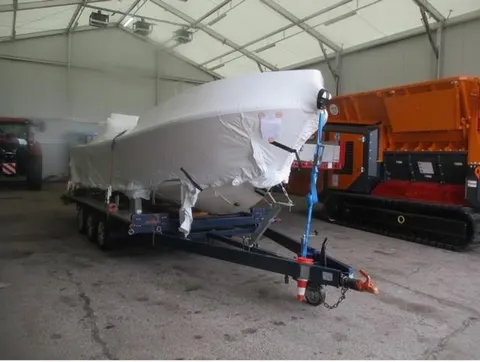 Bateau sur remorque en RORO 01 — IFTL