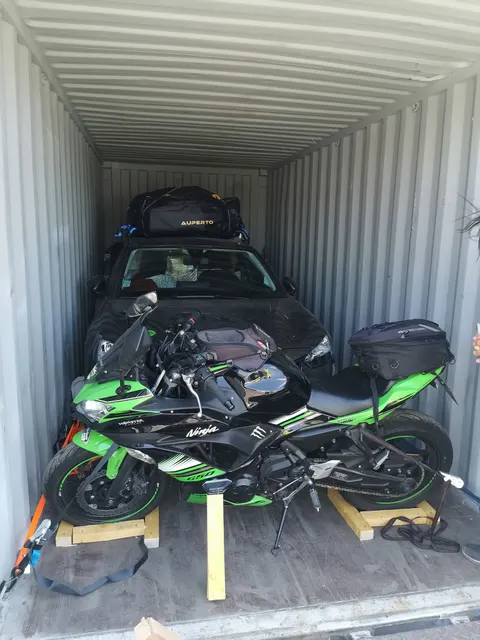 Conteneur 20'dry - véhicule + moto — IFTL