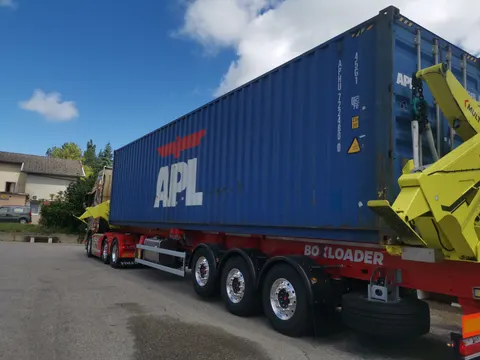 Conteneur 40'HC - mise au sol avec sideloader — IFTL
