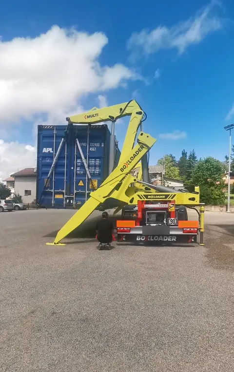 Conteneur 40'HC - mise au sol avec sideloader 02 — IFTL